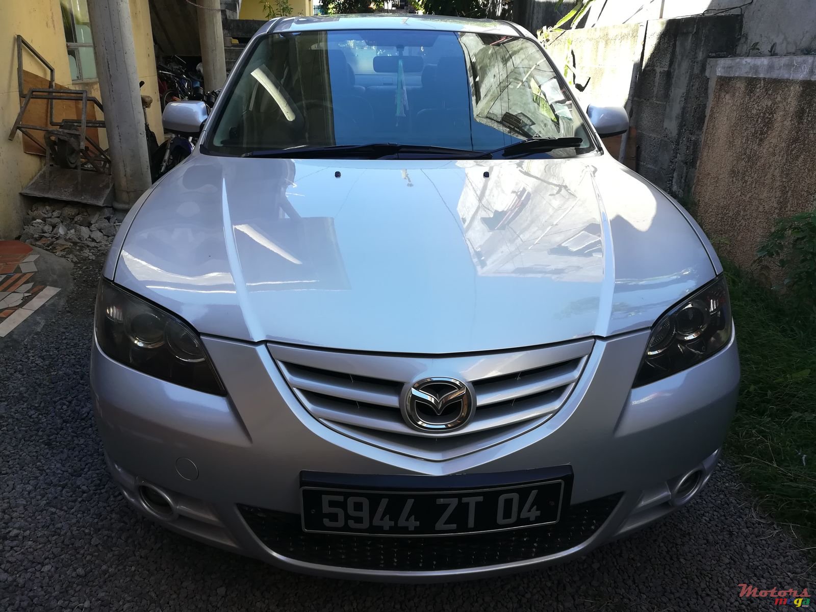 2004' Mazda 3 photo #7