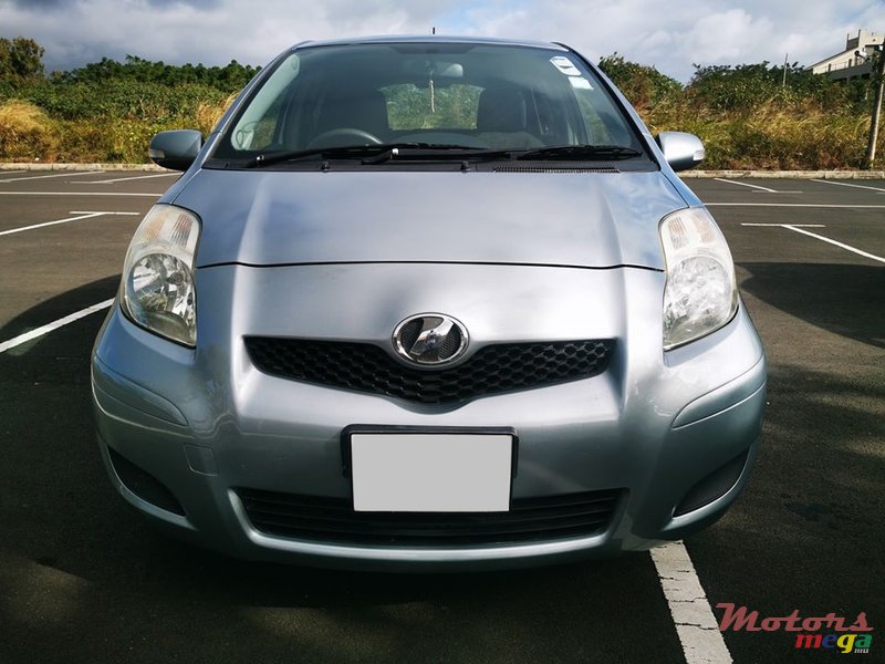 2008' Toyota Vitz photo #1