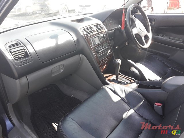 2004' Mitsubishi Galant photo #7