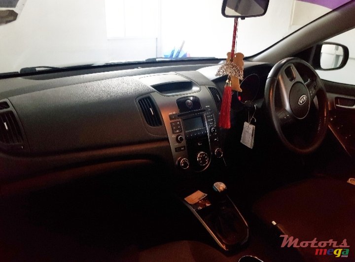 2011' Kia Cerato photo #4
