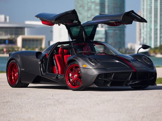 This Stunning Pagani Huayra Is the Ultimate Tribute to a Car Guy Father
