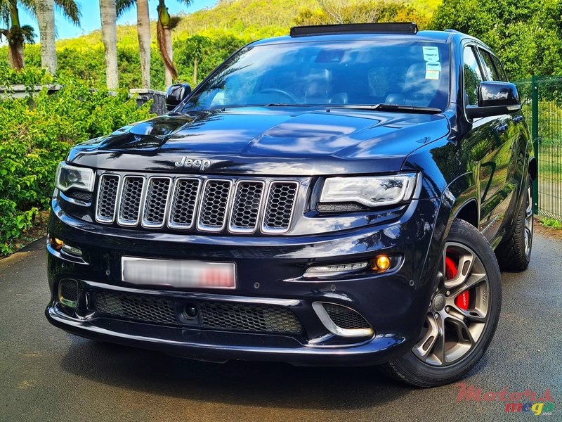 2014' Jeep Grand Cherokee SRT photo #5