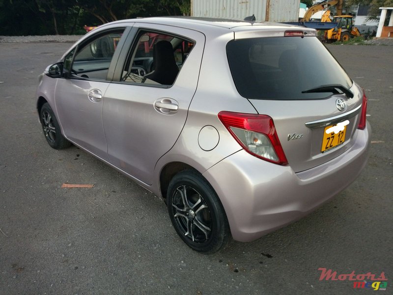 2012' Toyota Vitz photo #3