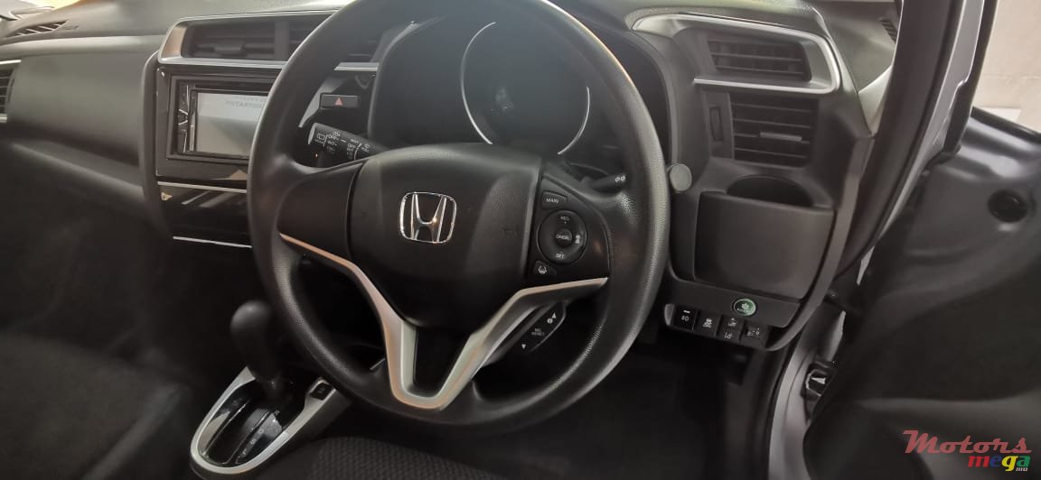 2018' Honda FR-V fit photo #4