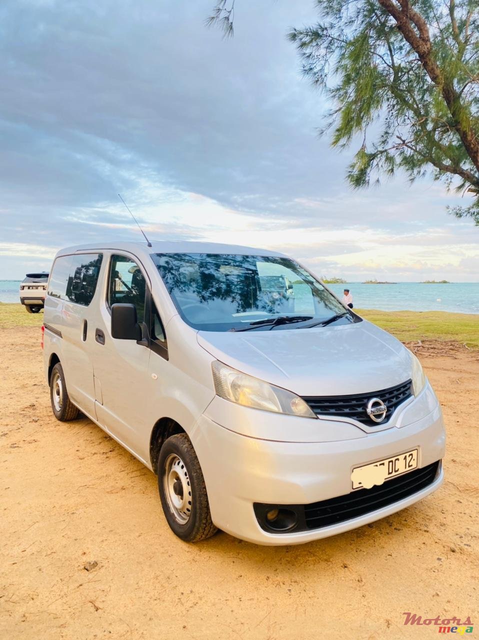 2012' Nissan NV200 photo #1