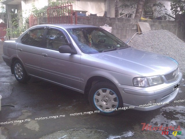 2000' Nissan Sunny photo #1