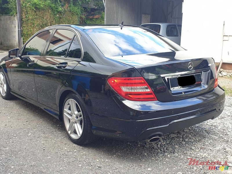 2013' Mercedes-Benz C-Class photo #3