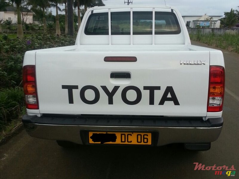 2006' Toyota Hilux 1 owner photo #2