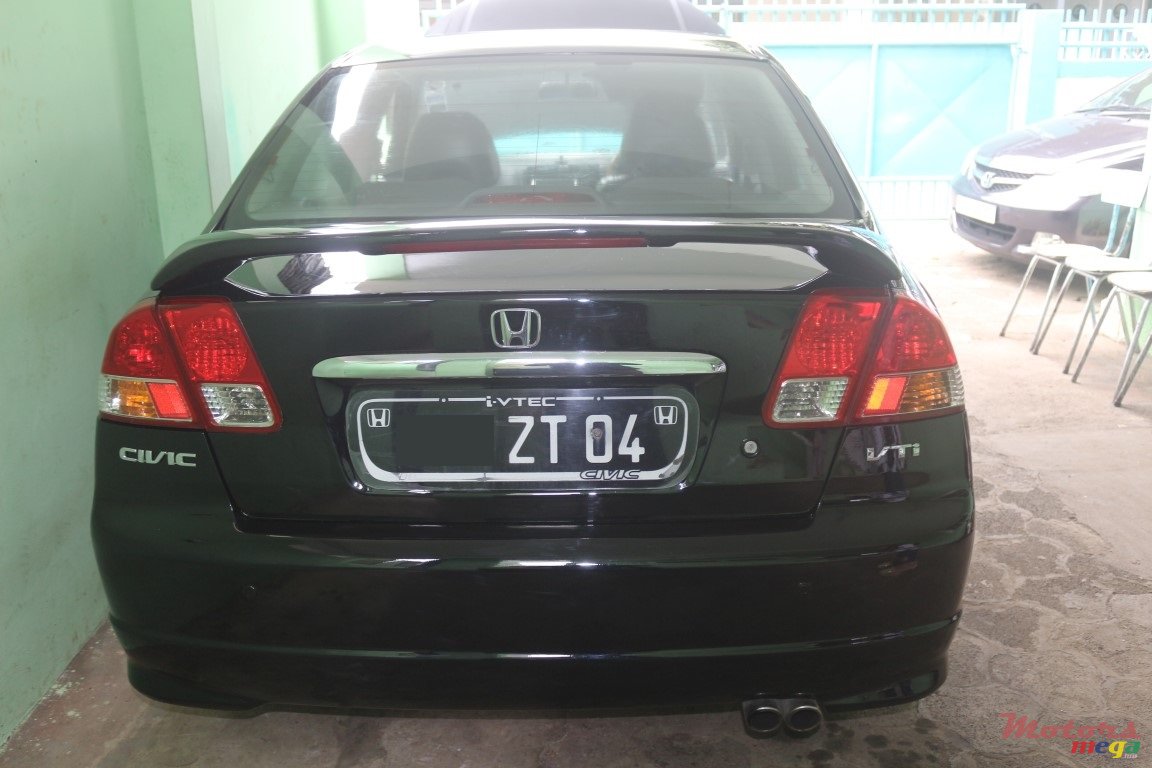 2004' Honda Civic Vtec Es8 photo #3