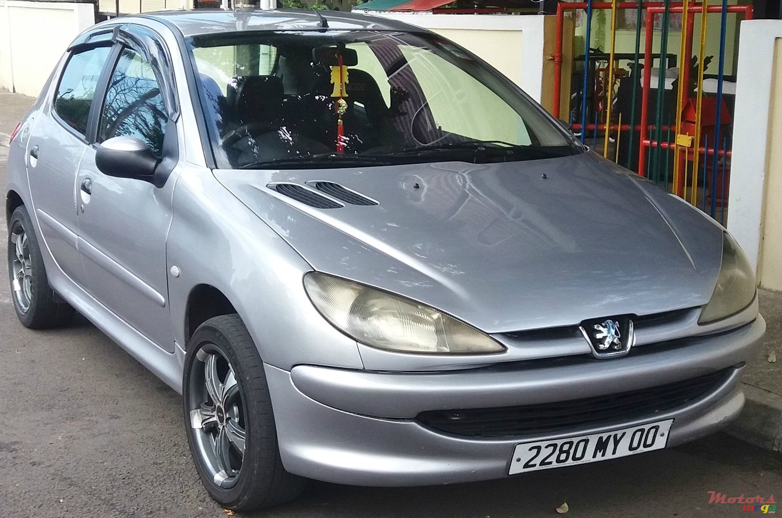 2000' Peugeot 206 photo #1