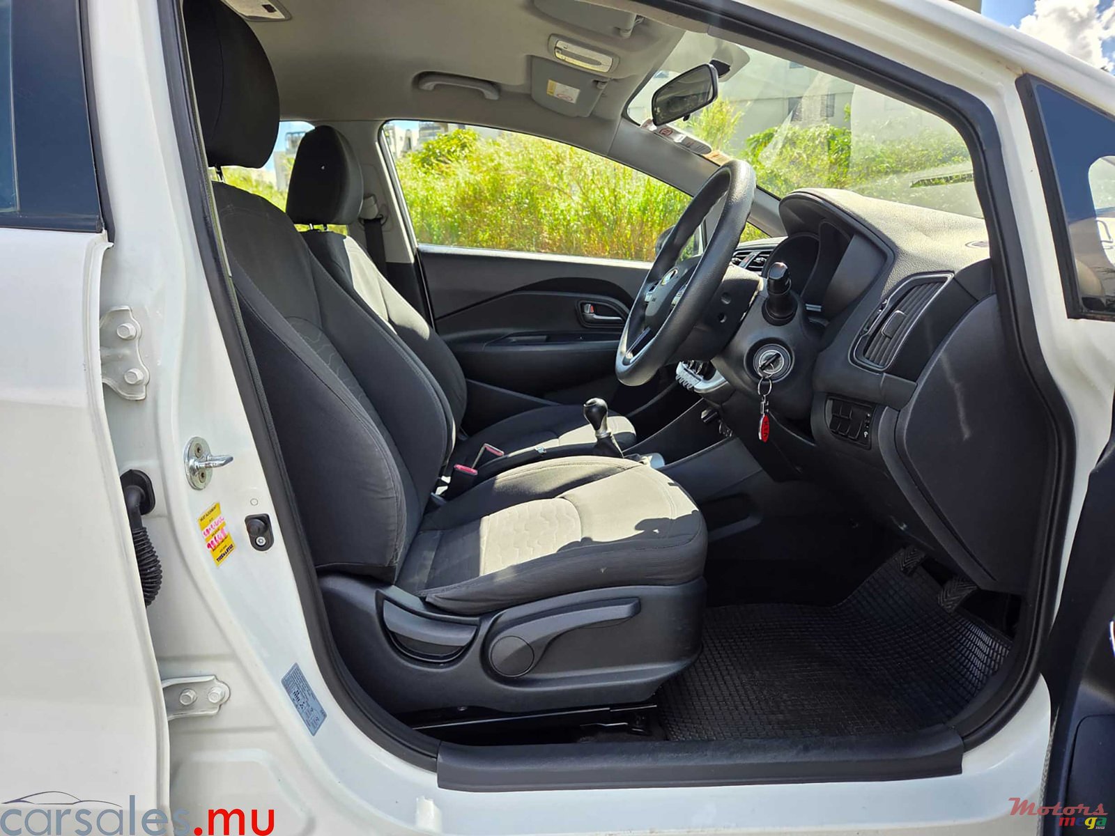 2016' Kia Rio photo #7