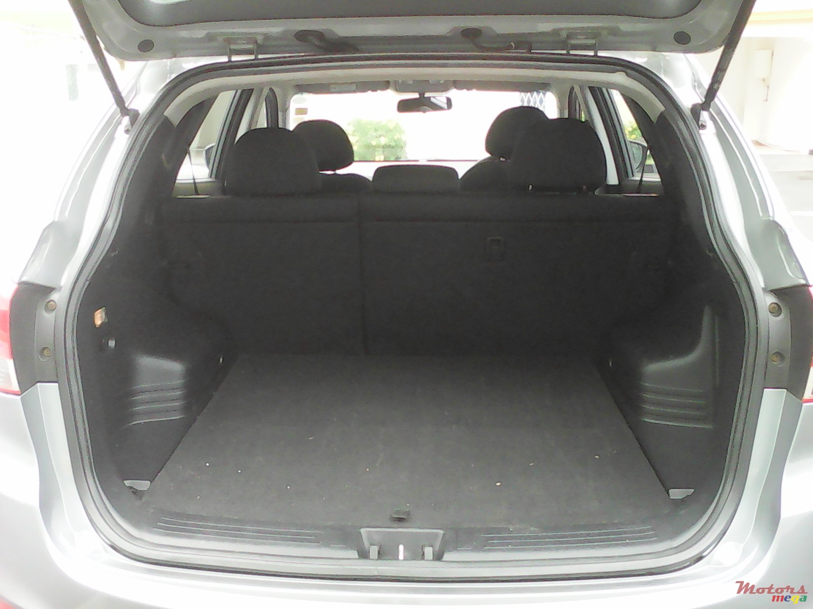 2011' Hyundai ix35 photo #6