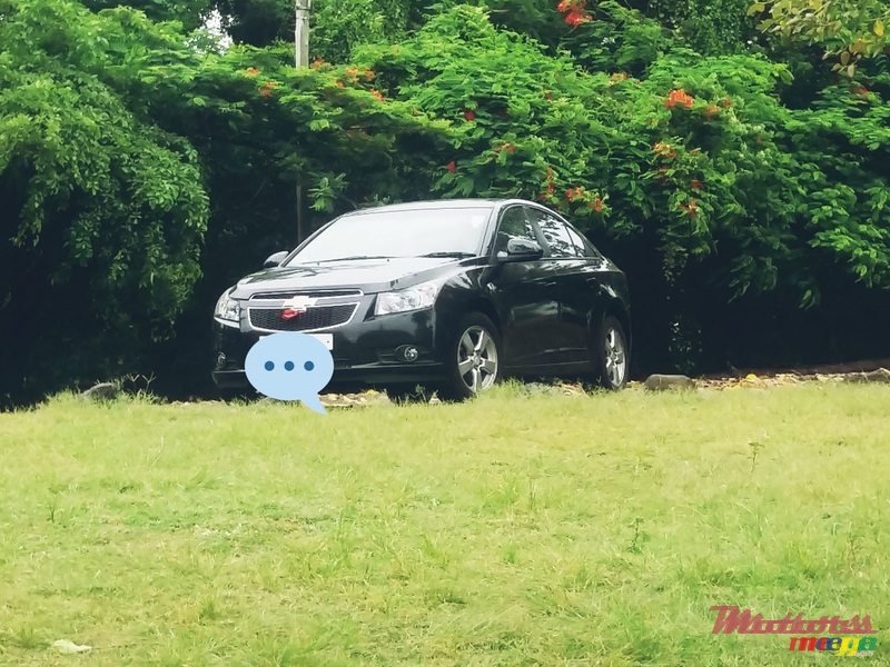 2012' Chevrolet Cruze photo #2