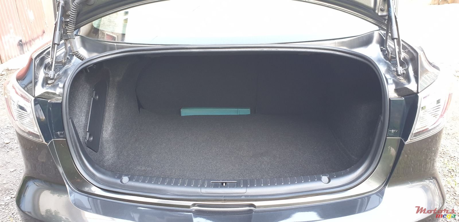 2009' Mazda 3 photo #7