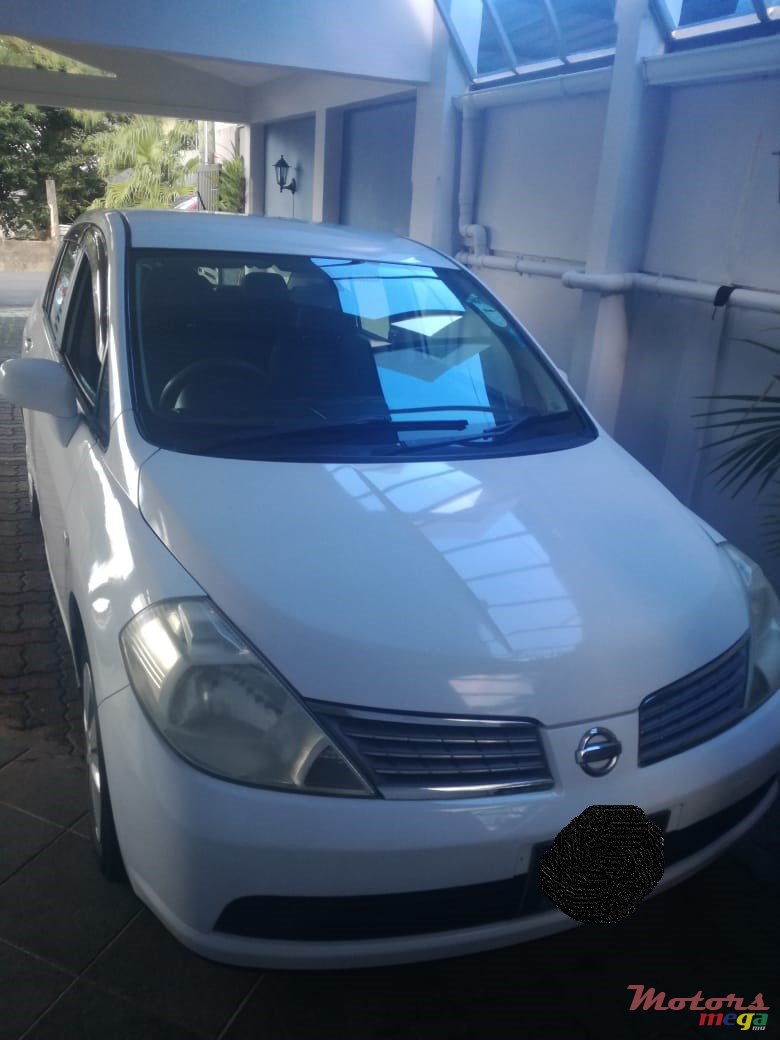 2006' Nissan Tiida photo #1