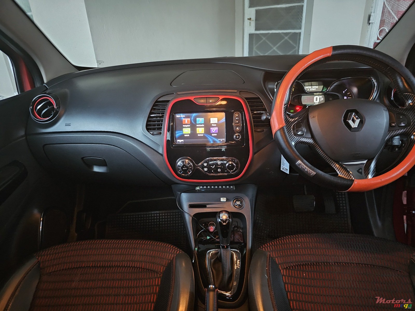 2015' Renault Captur photo #6