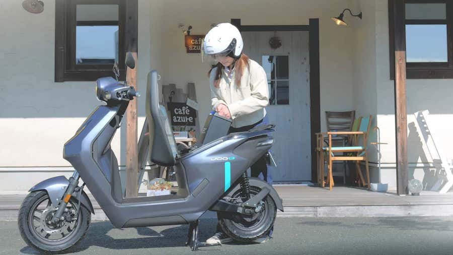 Yamaha’s Electric Scooter Proves You Don’t Need Big Power for Urban Riding