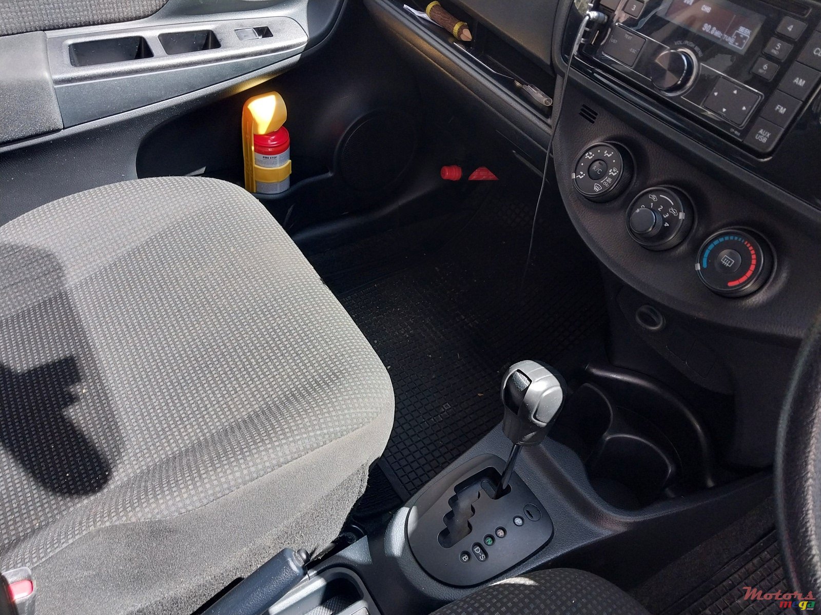 2017' Toyota Vitz photo #3