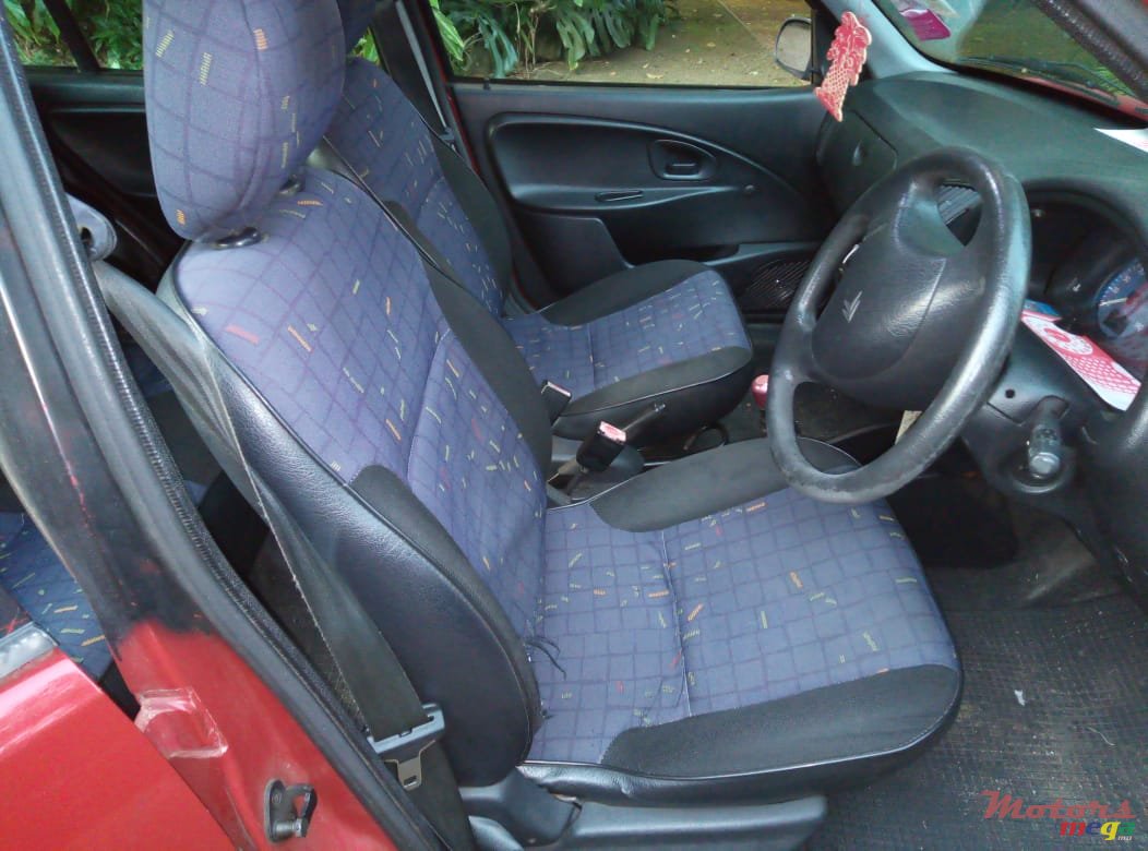 2001' Citroen Saxo photo #1