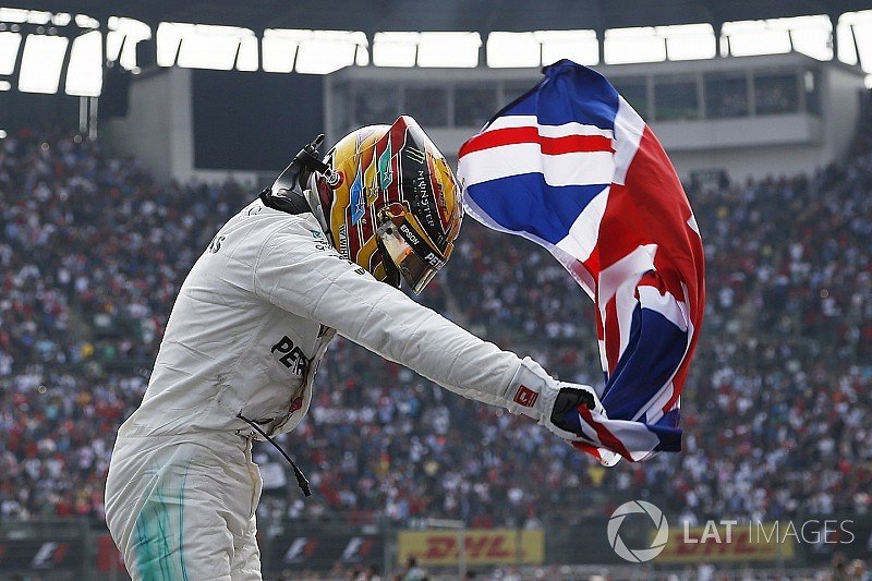 Mexican GP: Hamilton clinches title, Verstappen wins race