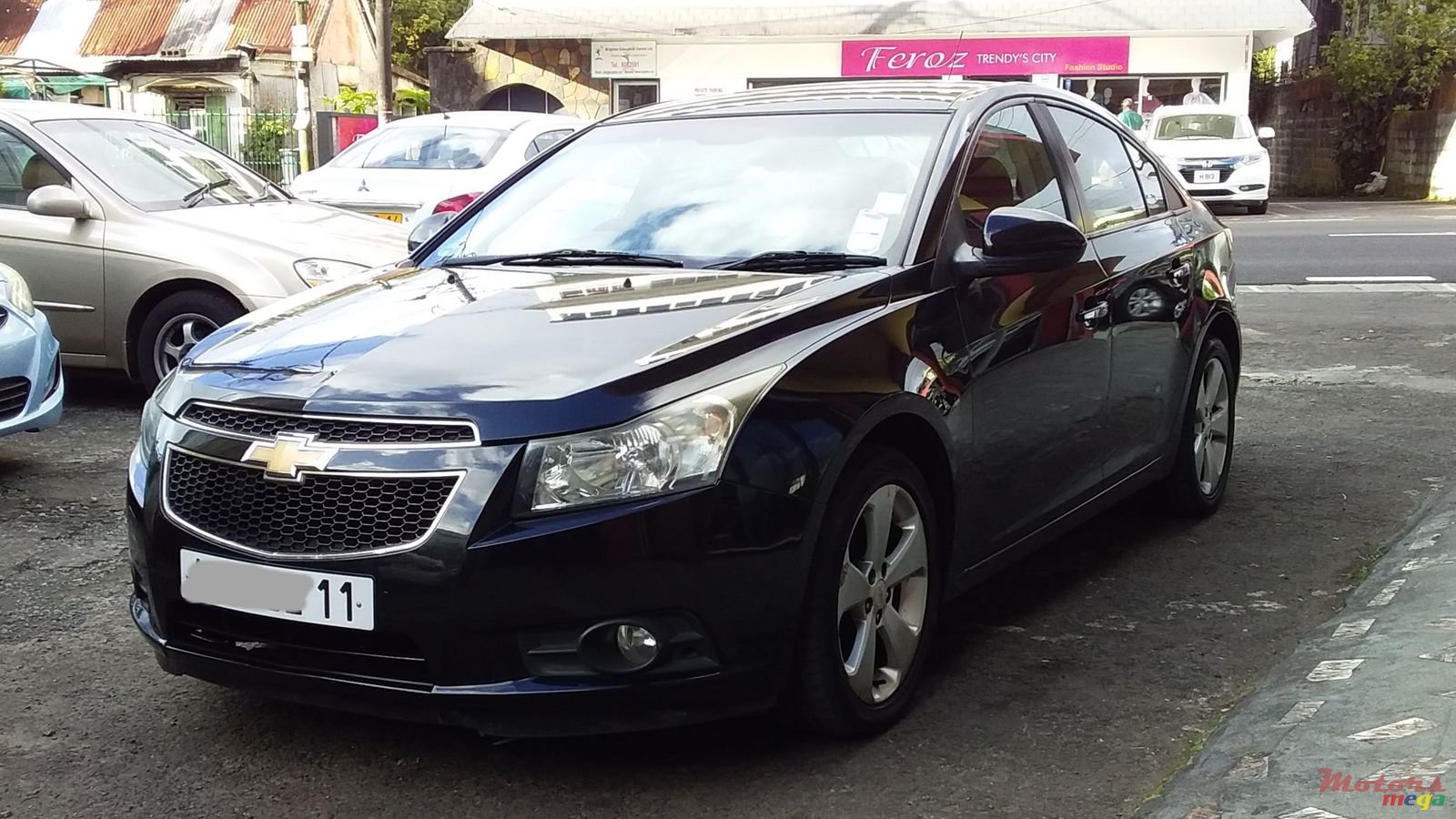 2011' Chevrolet Cruze photo #1