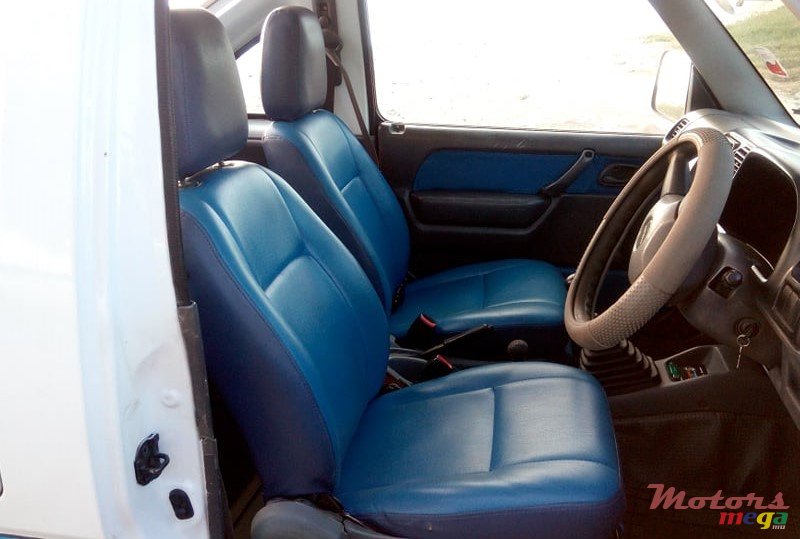 2002' Suzuki Jimny Convertible 4x4 photo #6