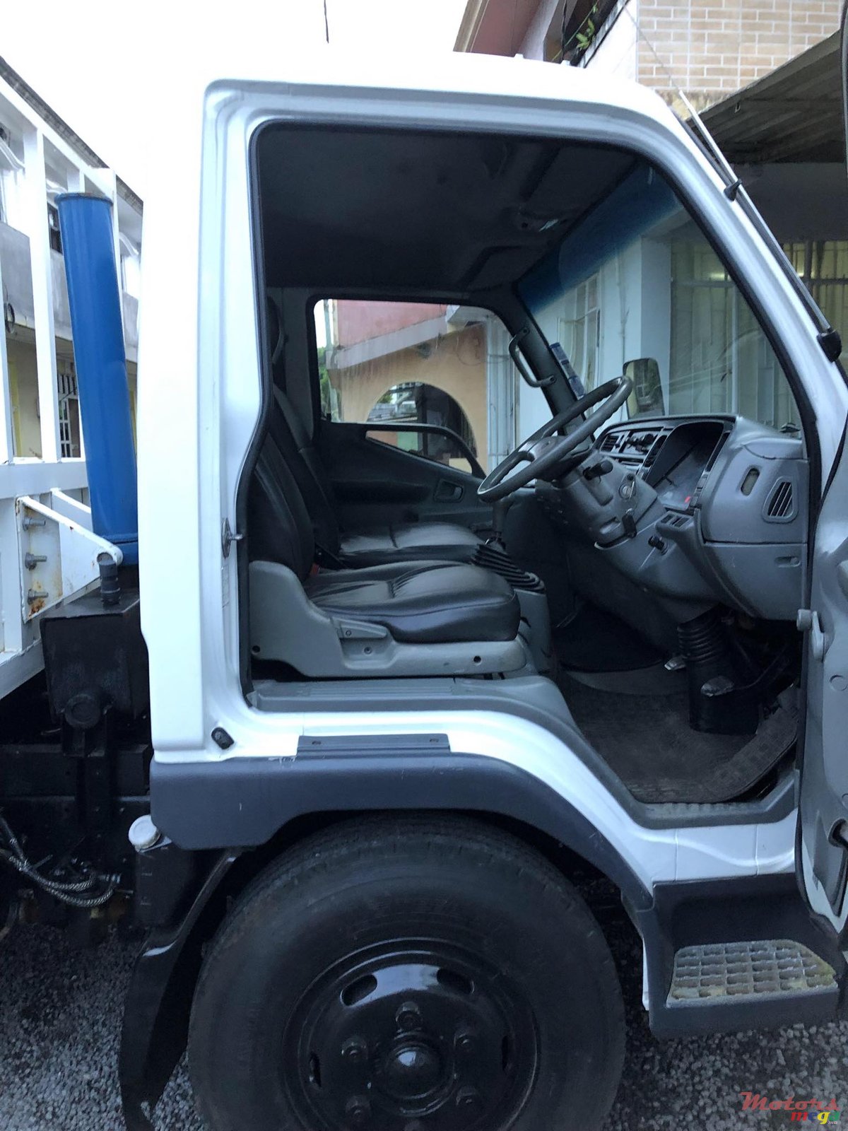 2009' Mitsubishi Canter photo #6