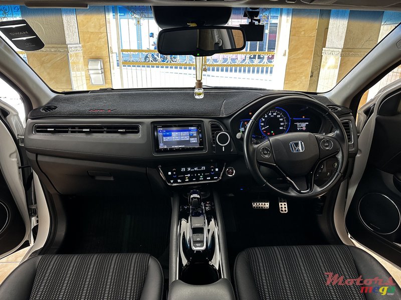 2016' Honda HR-V VEZEL Hybrid Z photo #4