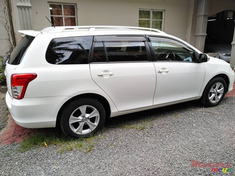 2012' Toyota Corolla Fielder photo #3