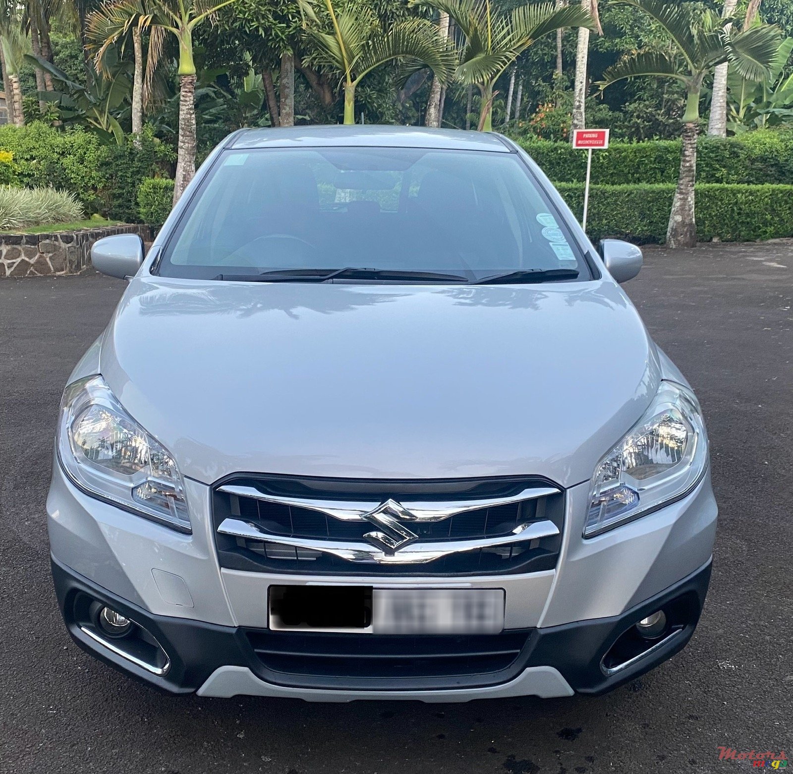 2016' Suzuki SX4 S-Cross SUV photo #1