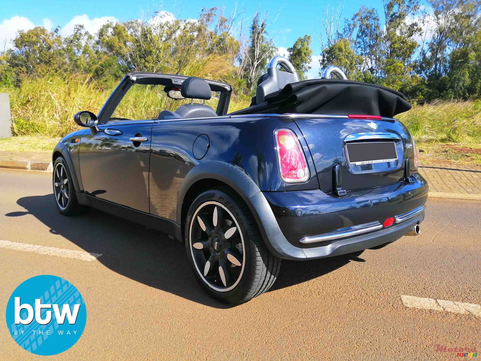 2009' MINI Cooper photo #4