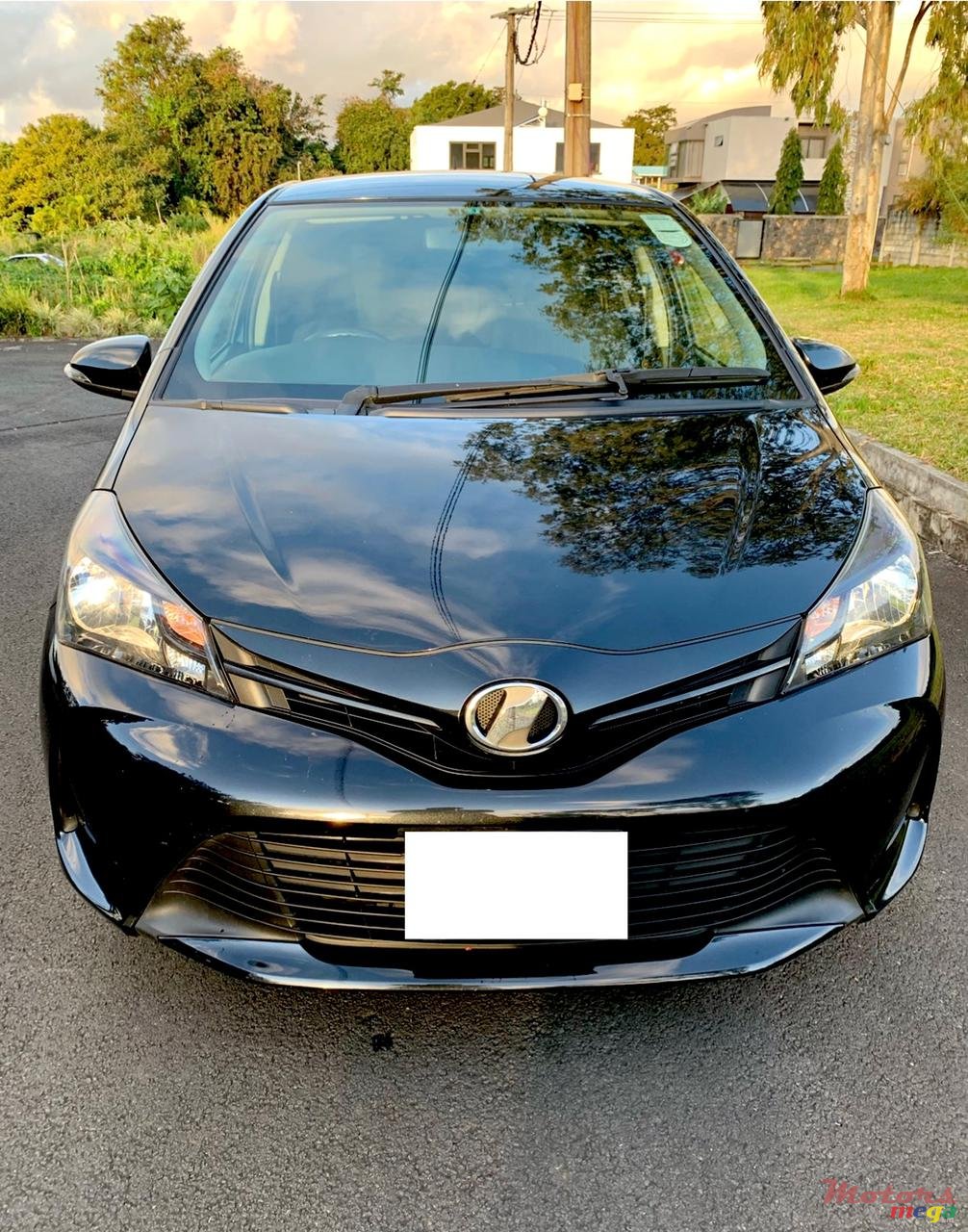 2015' Toyota Vitz photo #1