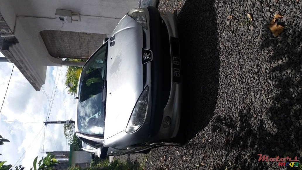 2005' Peugeot 206 photo #1