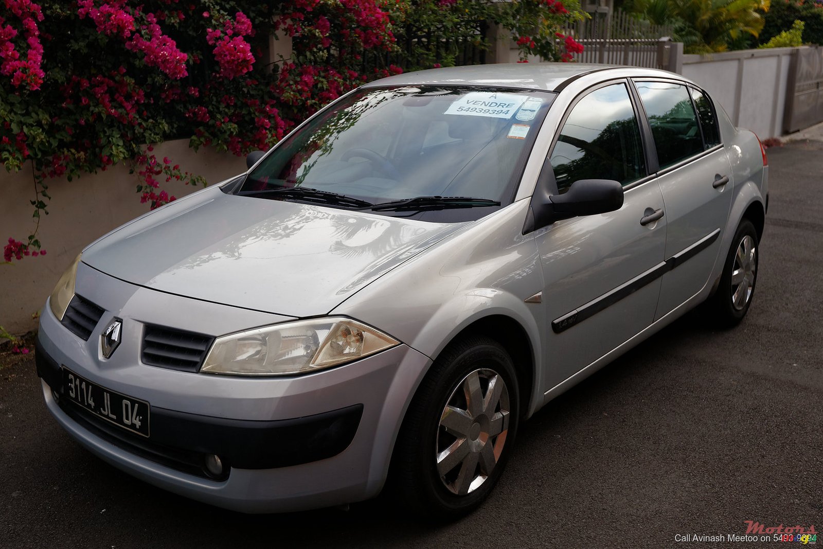2004' Renault Megane photo #2