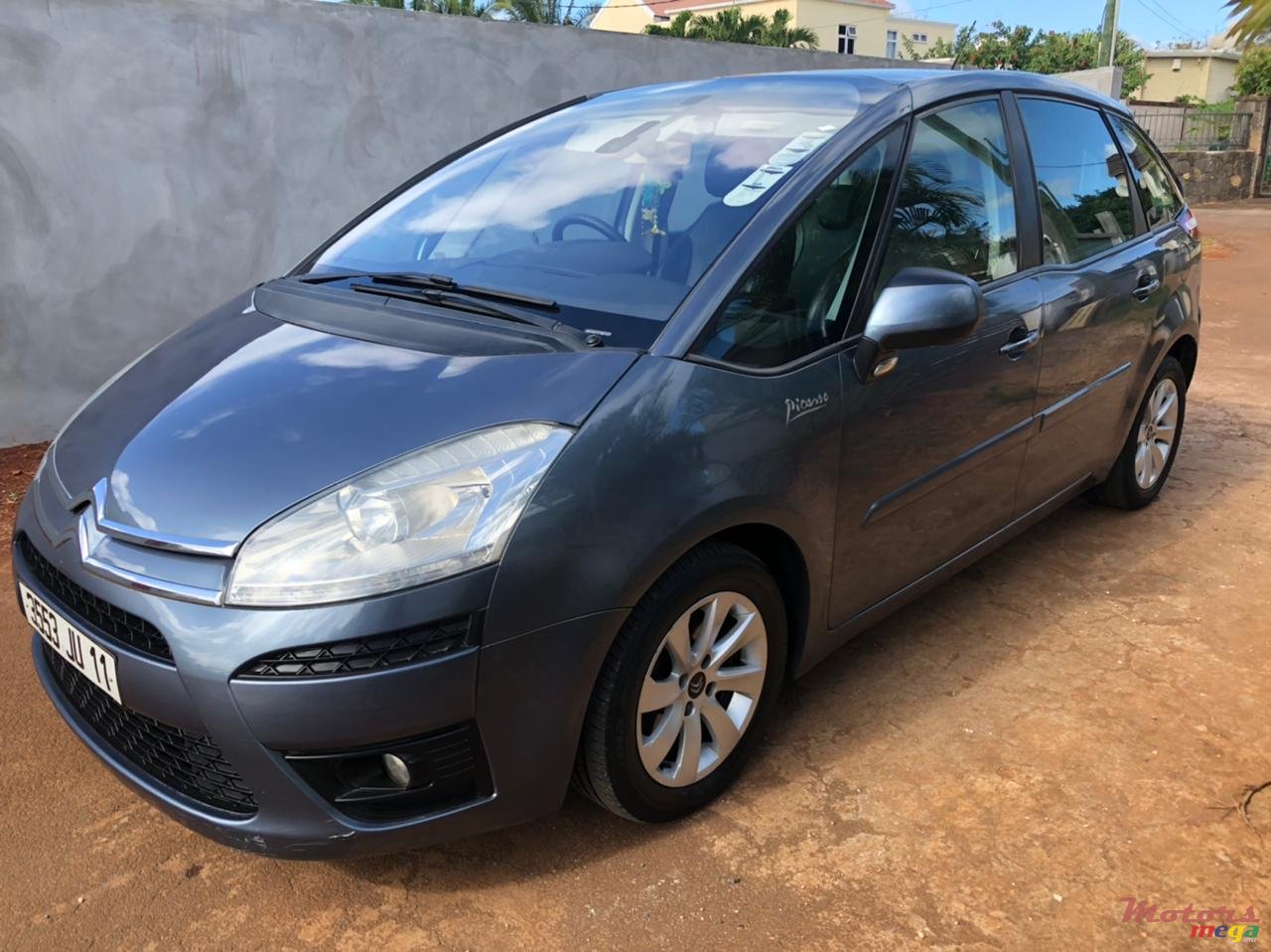 2011' Citroen C4 Picasso 1.6 THP 155 EXCLUSIVE BMP6 photo #1