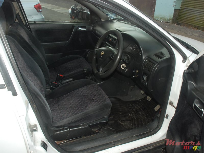 2005' Opel Astra G photo #3