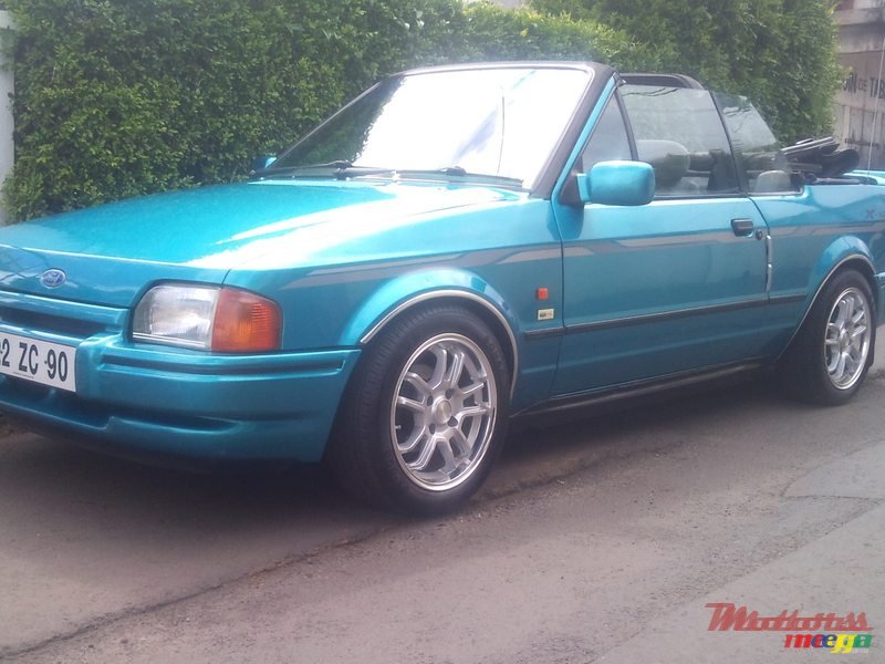 1990' Ford Escort convertible photo #3
