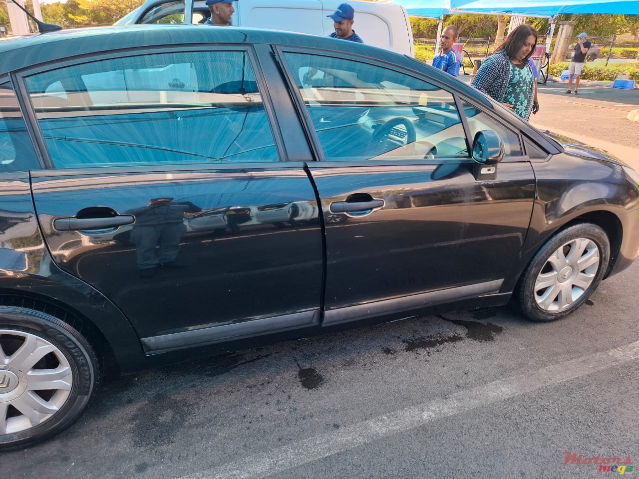 2009' Citroen C4 photo #2