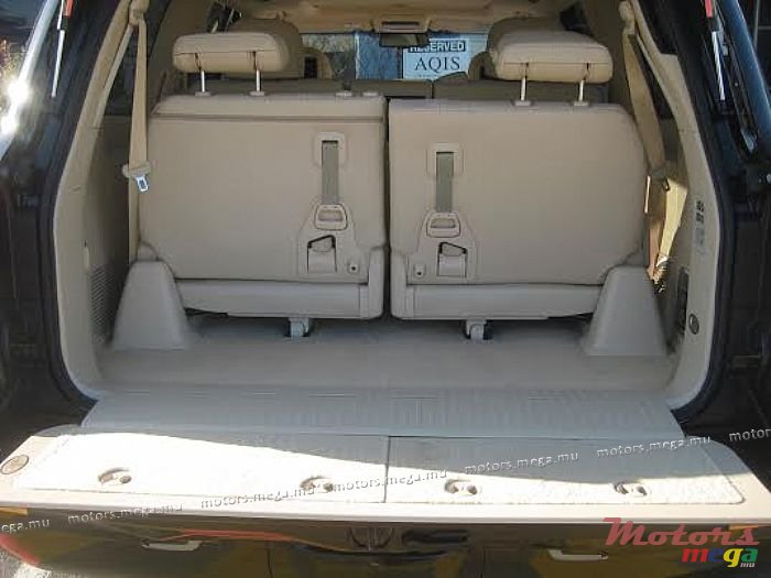 2011' Lexus LX 470 LX570 photo #4