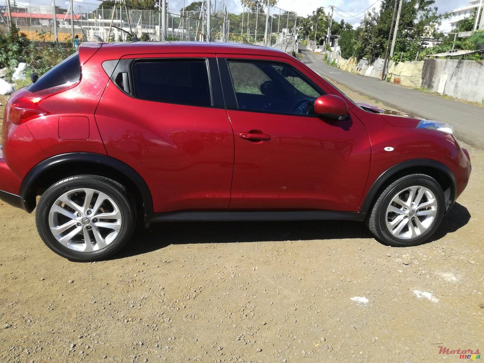 2012' Nissan Juke photo #2