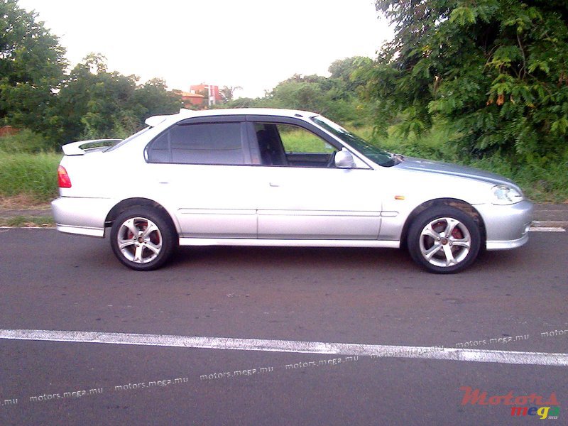 2004' Honda photo #1