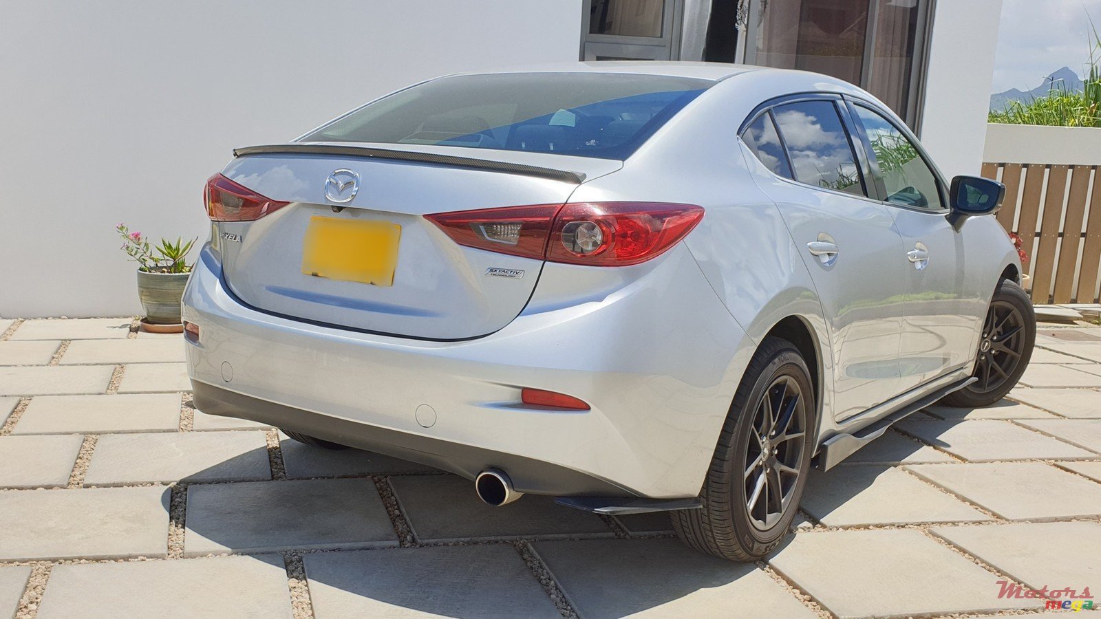 2017' Mazda Axela photo #4