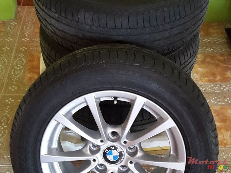 2015' BMW 3 Series photo #4