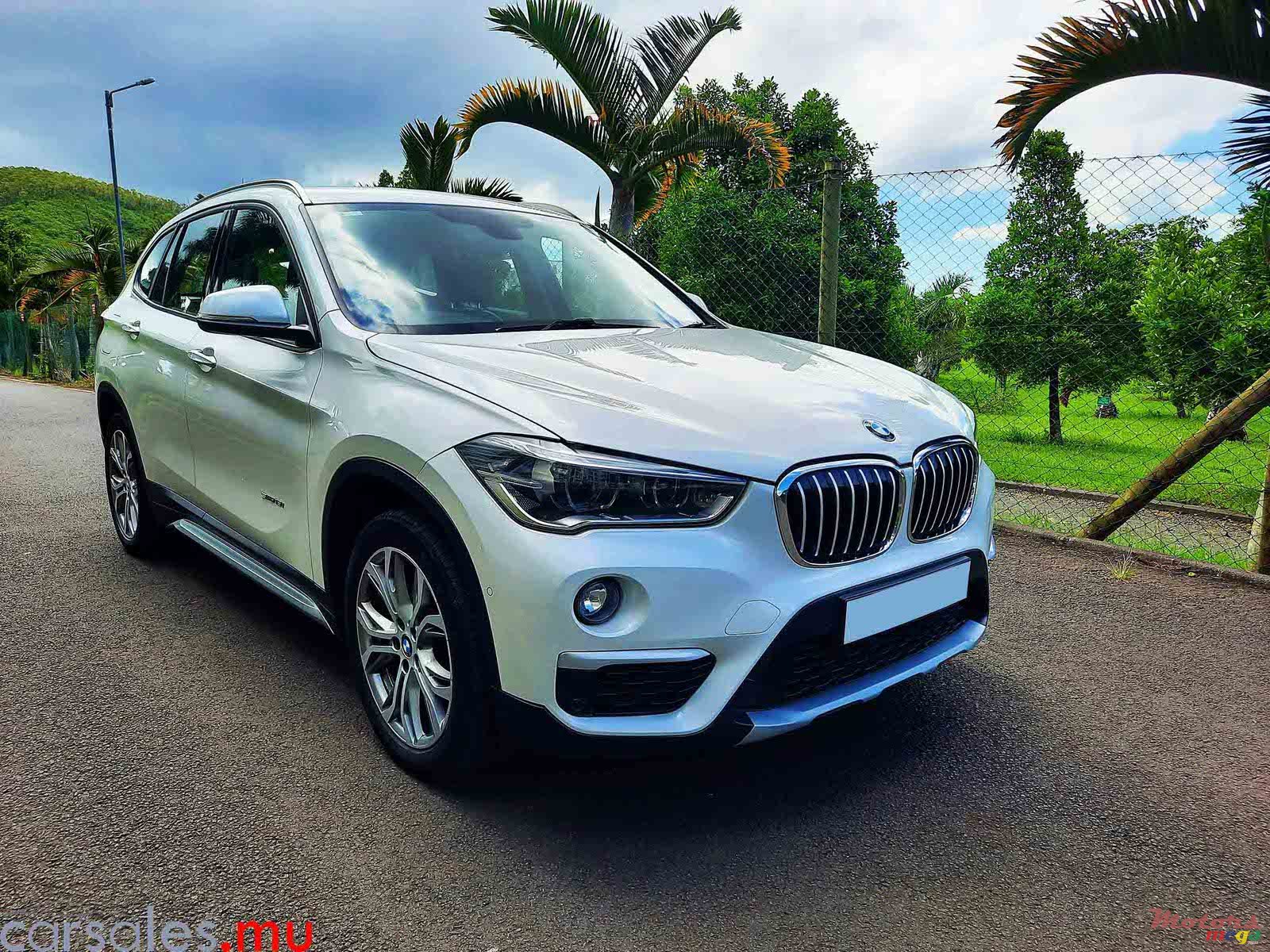 2017' BMW X1 SDRIVE 18i photo #2