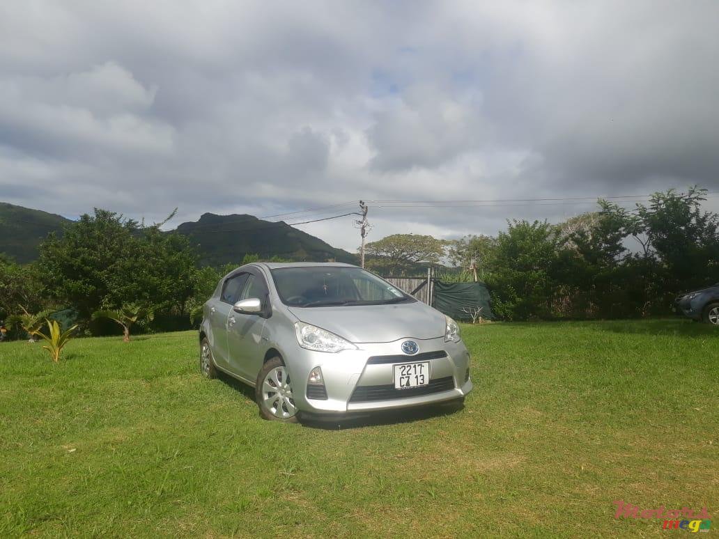 2013' Toyota Aqua photo #5