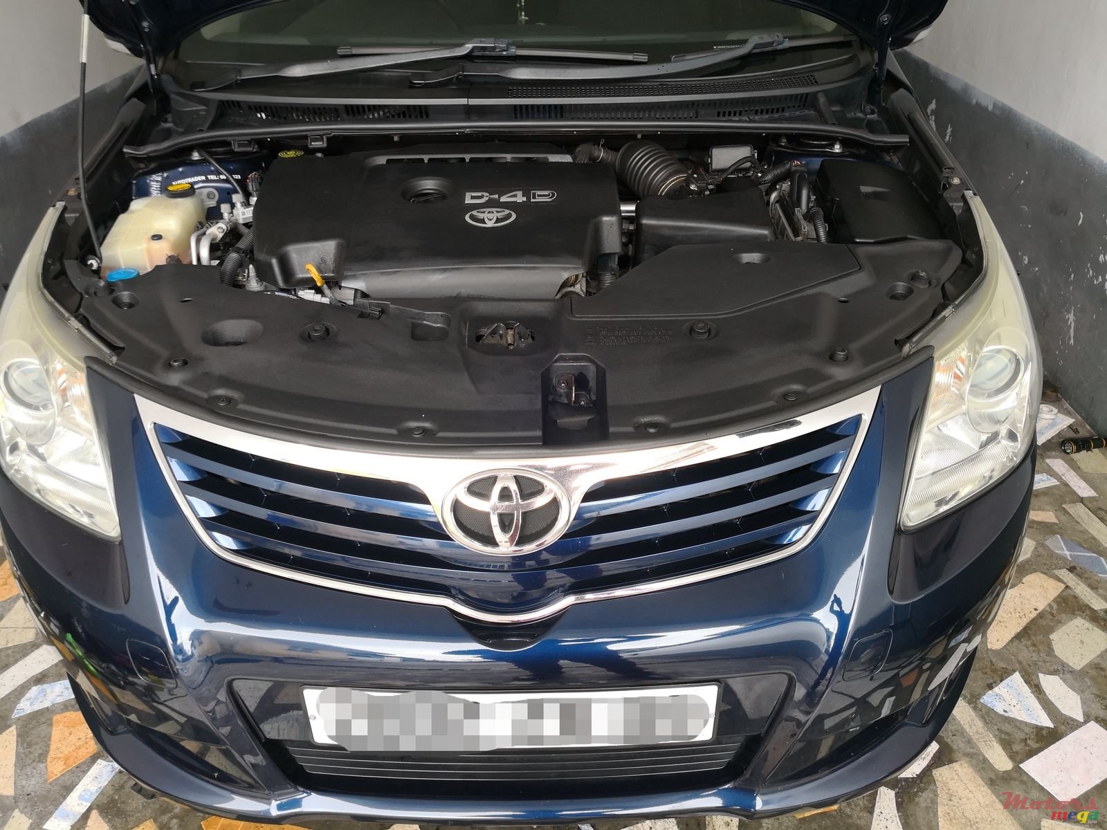 2009' Toyota Avensis photo #2