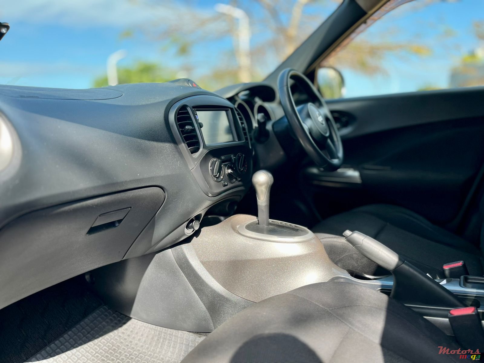 2011' Nissan Juke photo #5