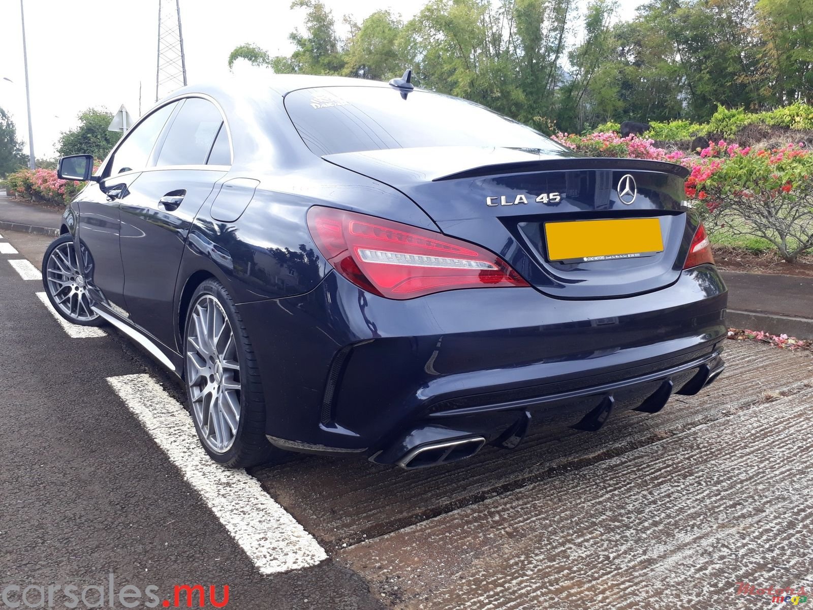 2017' Mercedes-Benz CLA 45 AMG 4Matic Turbo photo #3