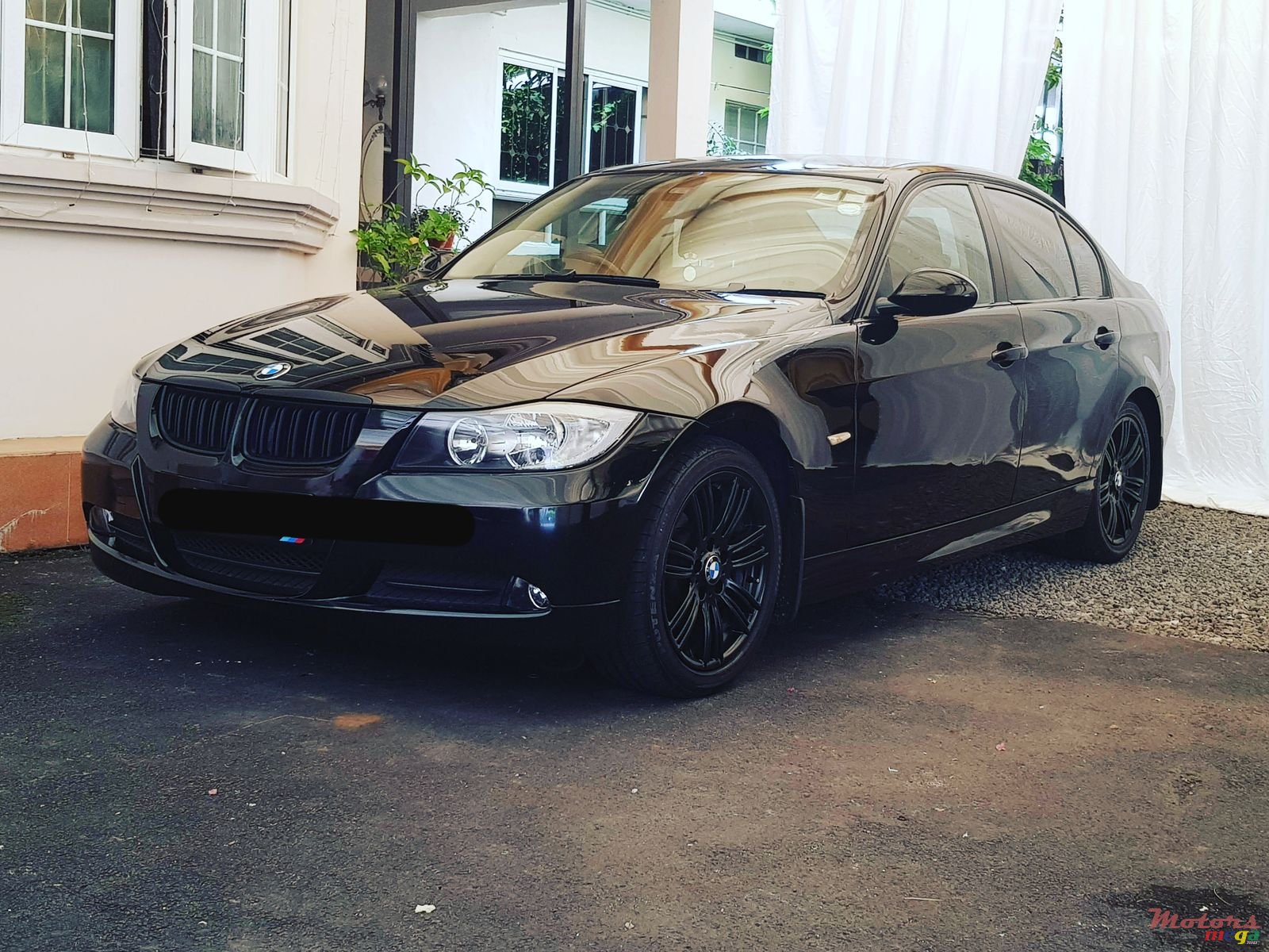 2008' BMW 316 photo #1