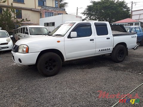 2010' Nissan Navara 4X2 photo #3